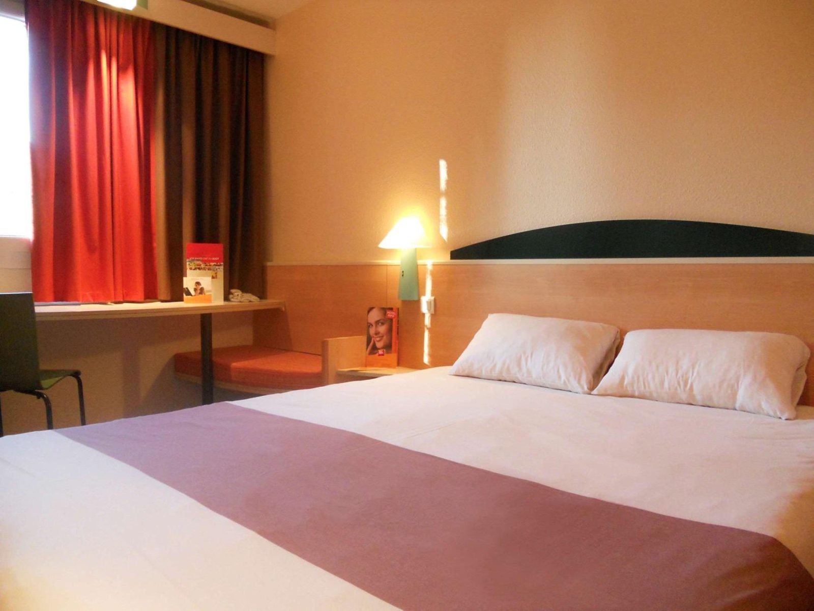 ibis Styles Brugge Centrum — photo 3